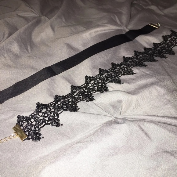 Choker Necklaces - Picture 1 of 3